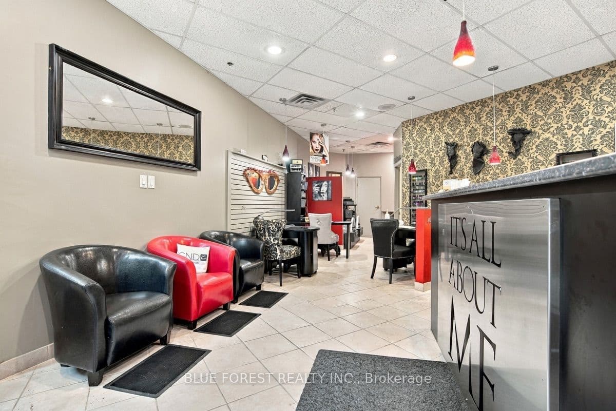 Unit R57, Unit R57 · 142 Fullarton St