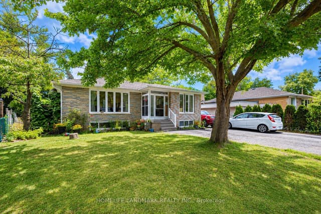 Detached at 34 Gentry Crescent, Richmond Hill, ON L4C 2G9