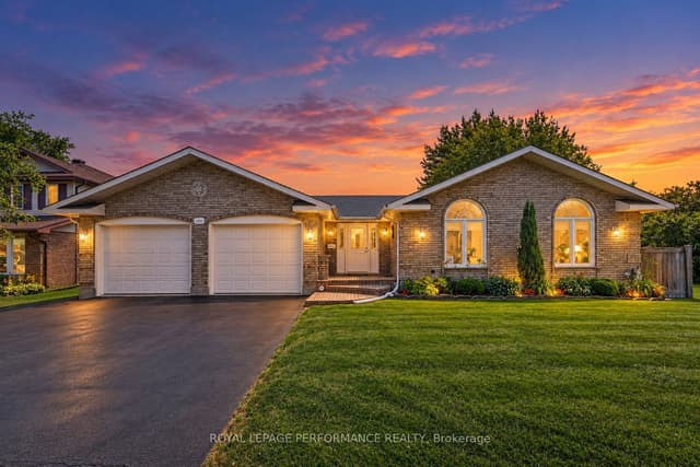 Detached at 1401 Holy Cross Boulevard, Cornwall, ON K6H 6Z5
