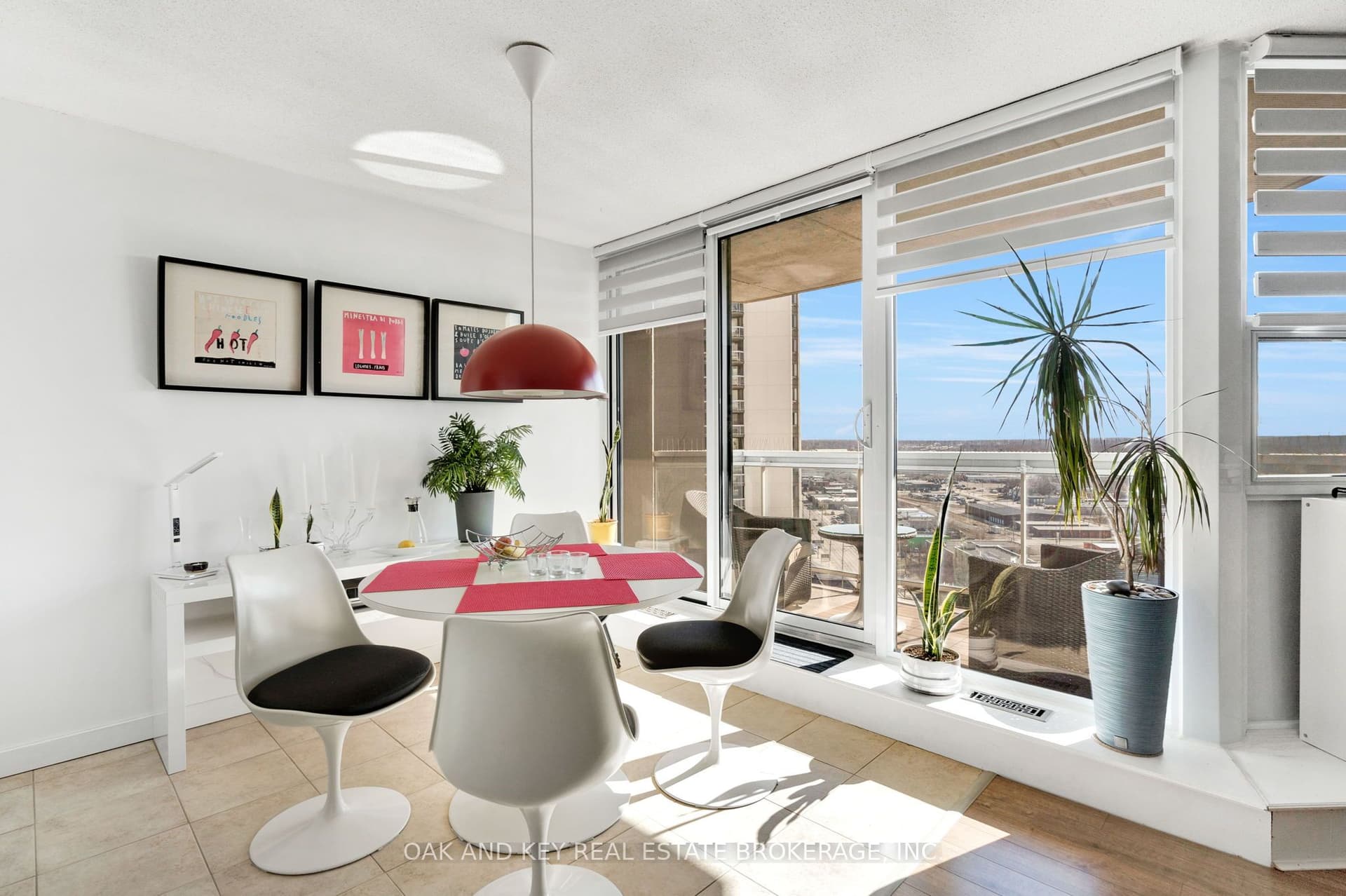 Suite 1805 · Floor 18, Unit 1805 · 323 Colborne St