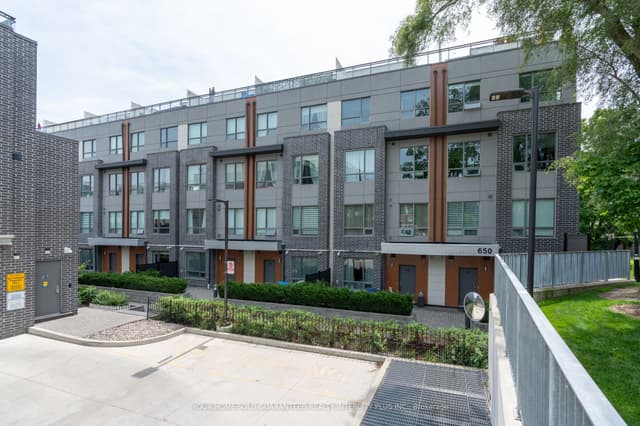Condo Townhouse at 650 Atwater Avenue 21, Mississauga, ON L5E 3K2