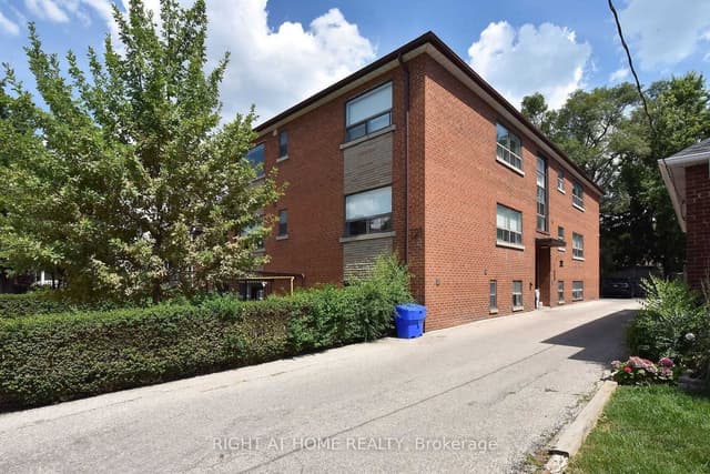 Multiplex at 121 Fourth Street, Toronto, ON M8V 2Y6, Toronto W06