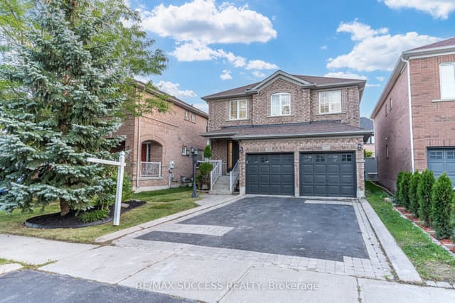 Detached at 54 Ferncroft Place, Brampton, ON L7A 3C8