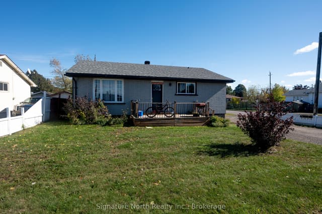 Detached at 420 Edward Street N, Thunder Bay, ON P7C 4P8
