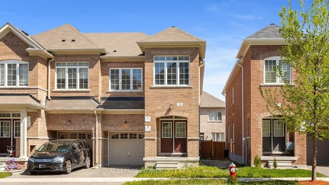 Att/Row/Townhouse at 29 Backwater Trail, Brampton, ON L7A 5C2