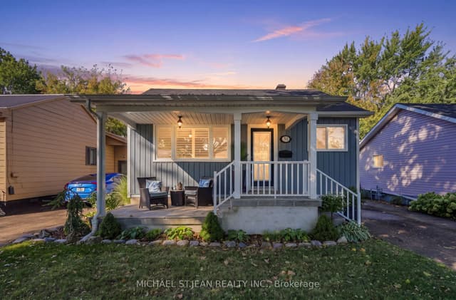 Detached at 31 Shakespeare Avenue, St. Catharines, ON L2R 6M8