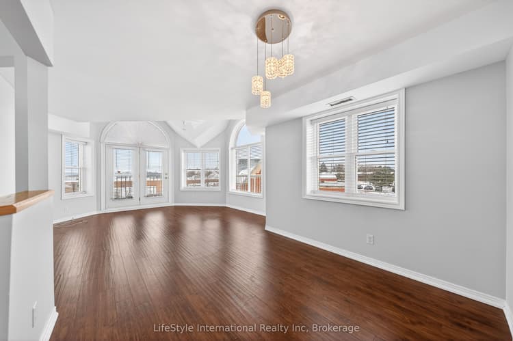 208 Silvercreek Parkway