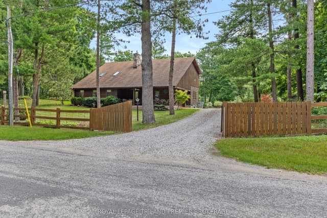 Detached at 9936 ONTARIO Street, Lambton Shores, ON N0M 2L0