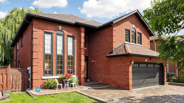 Detached at 2B Trinity Crescent, Richmond Hill, ON L4B 2S4