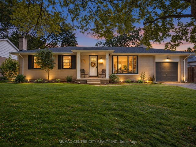 Detached at 17 Butler Drive, St. Thomas, ON N5R 4Y9