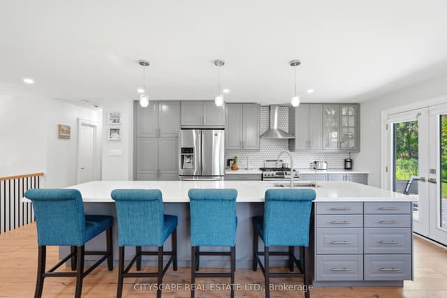 Detached at 44 Stonehill Boulevard, East Gwillimbury, ON L9N 1E3