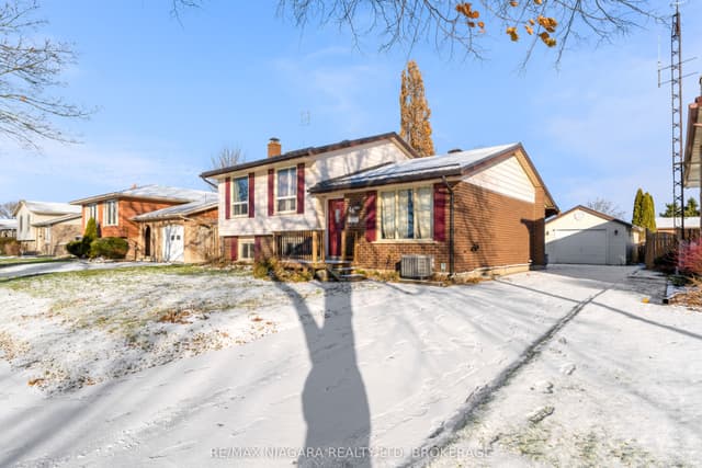 Detached at 46 Macoomb Drive, Welland, ON L3C 5T9