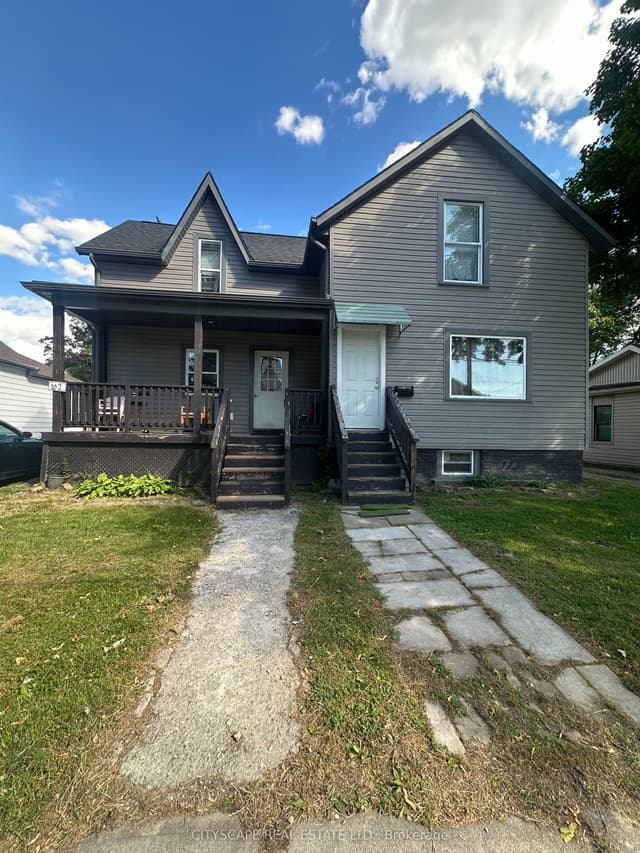 Duplex at 102 Gray Street, Chatham-Kent, ON N7M 1S9