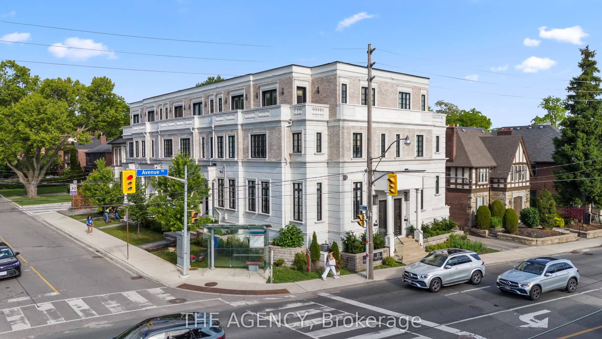 30 Hillhurst Boulevard in M5N