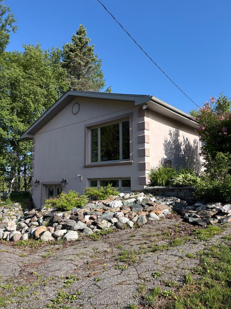 202 Earl Street