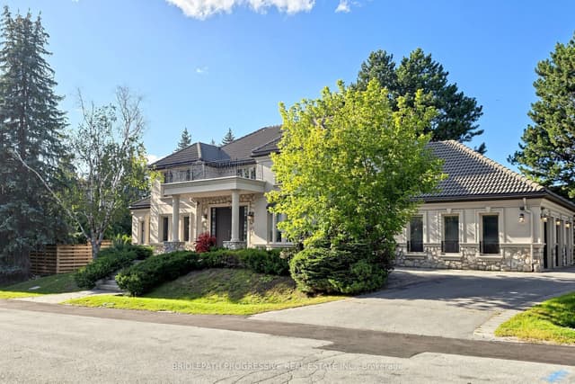 Detached at 2 Thornlea Court, Markham, ON L3T 2R2