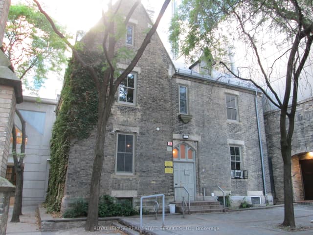 Office at 10 Trinity Square, Toronto, ON M5G 1B1, Toronto C01