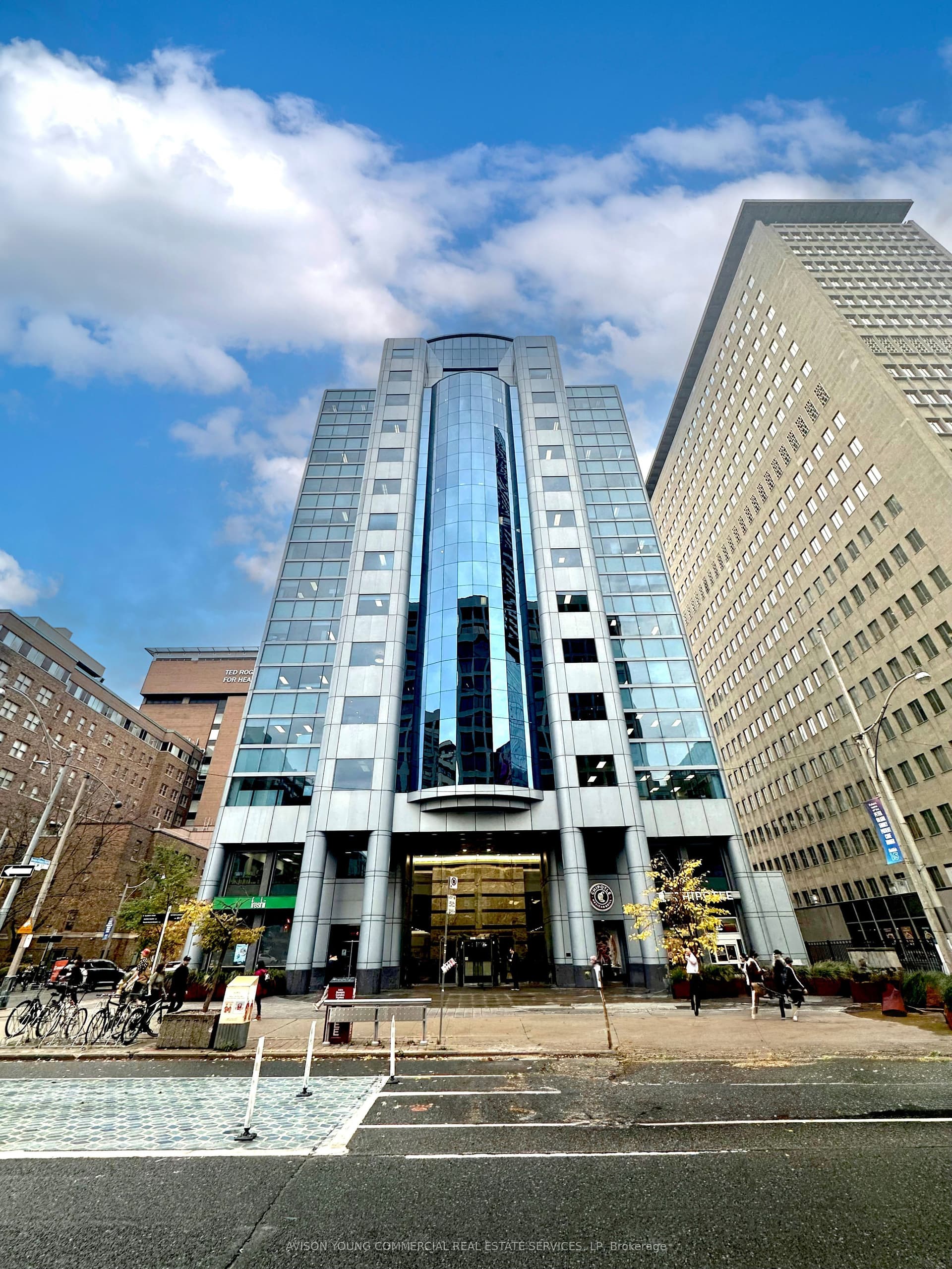 Unit R4-5, Unit R4-5 · 525 University Ave