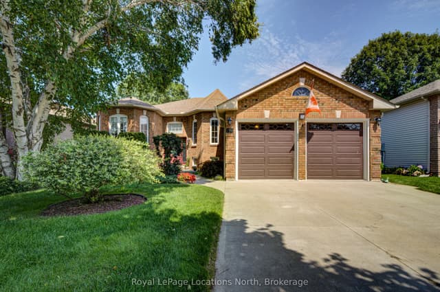 Detached at 68 Acorn Crescent, Wasaga Beach, ON L9Z 1L7