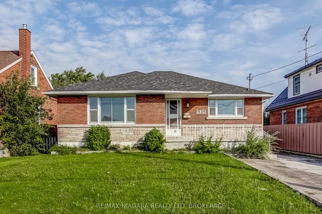 Detached at 6801 Dunn Street Main Level, Niagara Falls, ON L2G 2R3