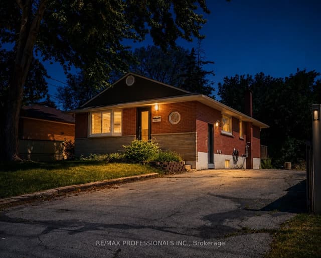 Detached at 1327 Royal Drive LOWER, Burlington, ON L7P 2G7