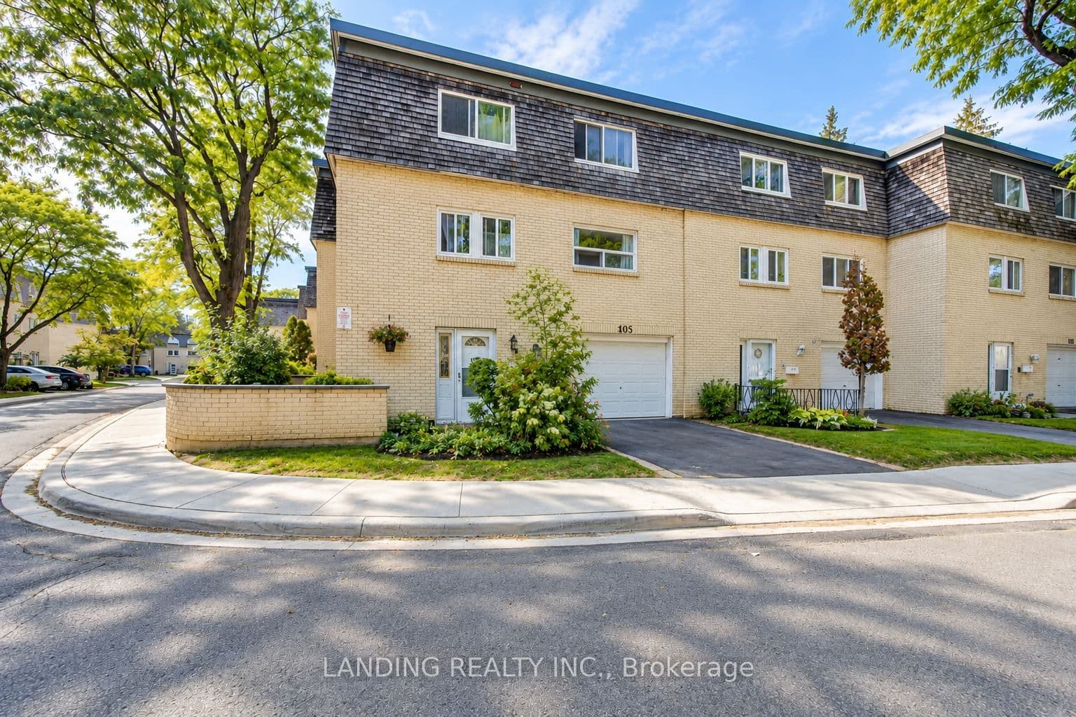 Unit N/A · 105 Courville Coachway