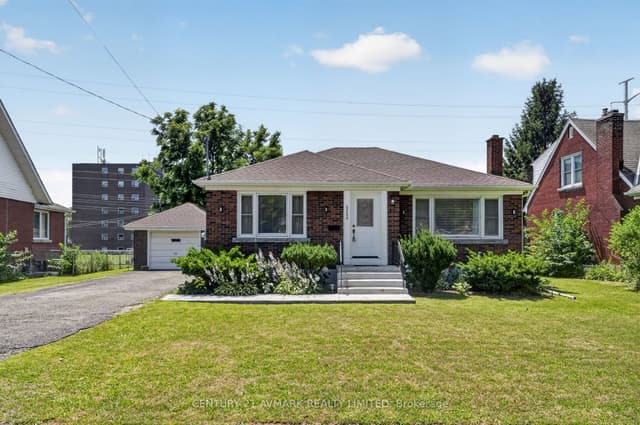 Detached at 6268 Corwin Crescent, Niagara Falls, ON L2G 2M1