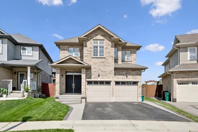 Detached at 941 Eden Oak Court, Kitchener, ON N2A 0H4
