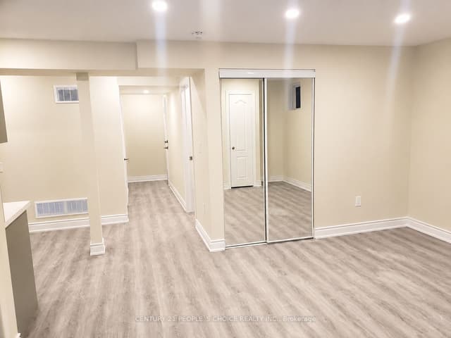 Detached at 703 Yates Drive 1 (Bsmt), Milton, ON L9T 7R5