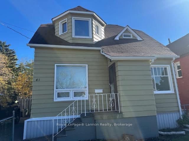 Detached at 41 Machar Avenue, Thunder Bay, ON P7B 2Y4