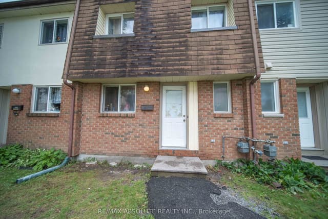 Condo Townhouse at 30 E Sonnet Crescent, Bells Corners and South to Fallowfield, ON K2H 8W8