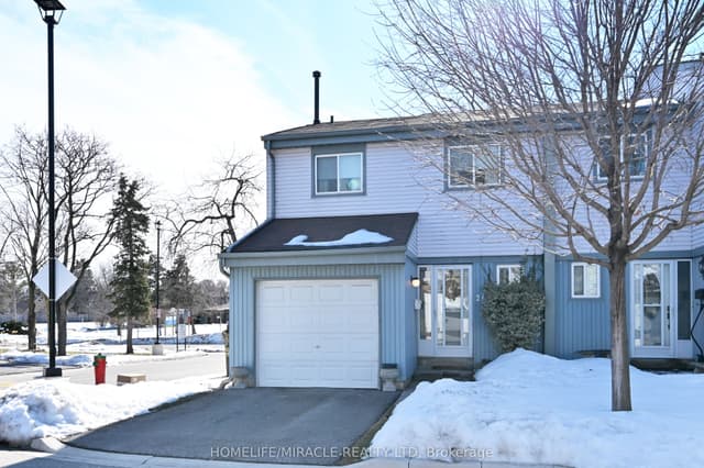 Condo Townhouse at 121 Falconer Drive 27, Mississauga, ON L5N 2K8