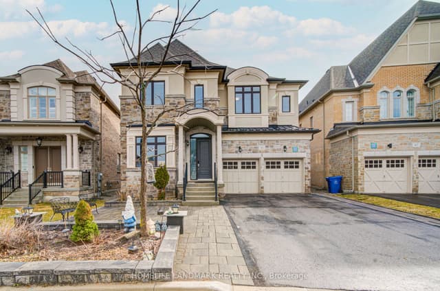 Detached at 43 Mike Boshevski Court, Aurora, ON L4G 3G7