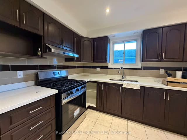 Detached at 4 Lawnmere Crescent Main Level, Toronto, ON M1S 2T2, Toronto E07