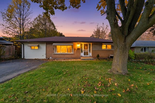 Detached at 893 CROMWELL Street, Woodstock, ON N4S 5B4