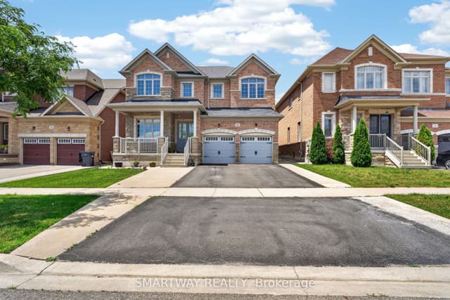Detached at 26 Fanning Trail, Brampton, ON L6P 4J3