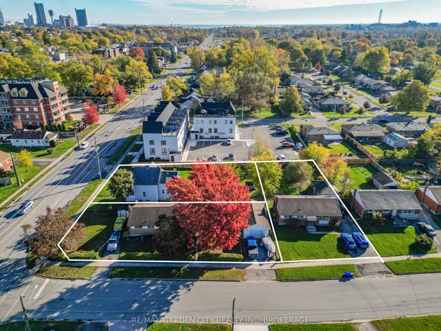 Detached at 6560 Mcleod Road, Niagara Falls, ON L2G 3G4
