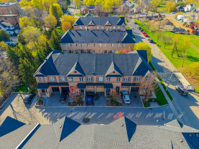 Att/Row/Townhouse at 6 Purple Finch Court, Brampton, ON L6X 5A3