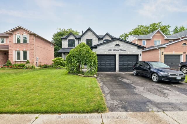 Detached at 693 Barnes Crescent, Oshawa, ON L1J 8K2