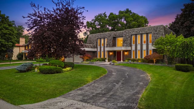 Detached at 2145 Oneida Crescent, Mississauga, ON L5C 1V7
