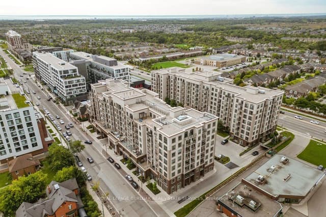 Condo Apartment at 2486 Old Bronte Road 701, Oakville, ON L6M 0Y4