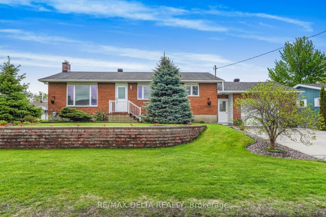 Detached at 2022 Patricia Street, Clarence-Rockland, ON K4K 1C1
