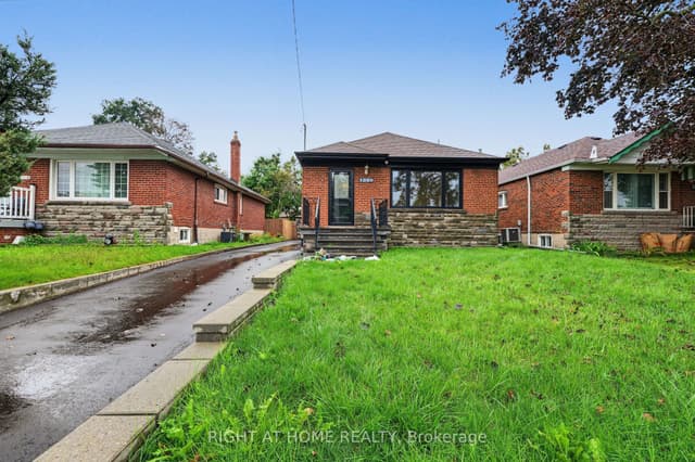 Detached at 1008 Kennedy Road, Toronto, ON M1P 2K6, Toronto E04
