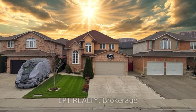 Detached at 48 Nashville Circle, Hamilton, ON L8G 5H2