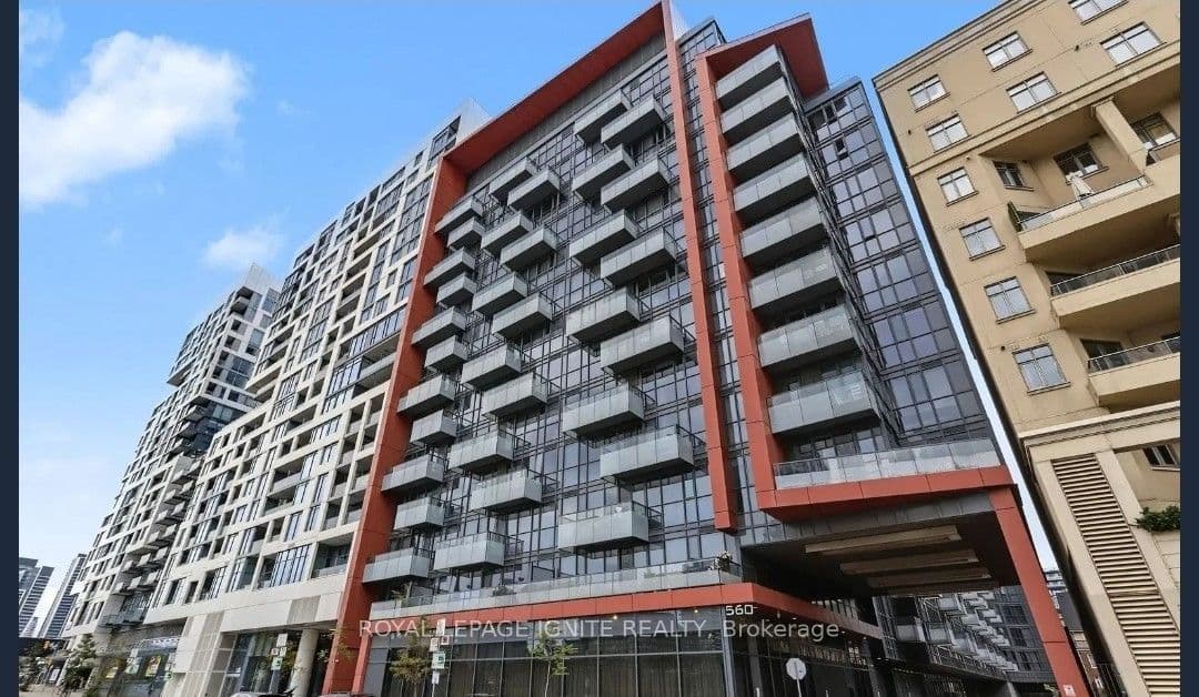 Suite 828 · Floor 8, Unit 828 · 560 Front St W
