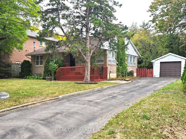 Detached at 389 Kerrybrook Drive, Richmond Hill, ON L4C 3R4