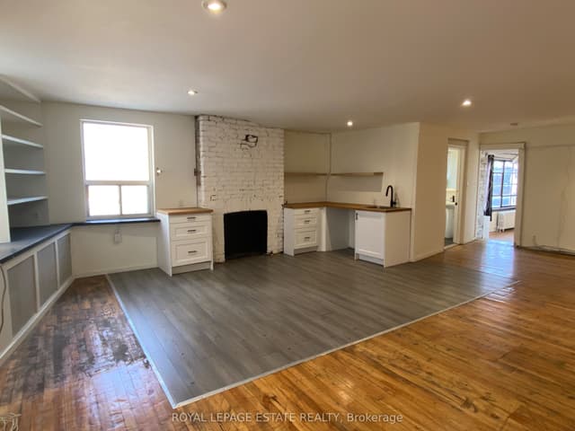 Office at 155 Richmond Street E, Toronto, ON M5A 1N9, Toronto C08