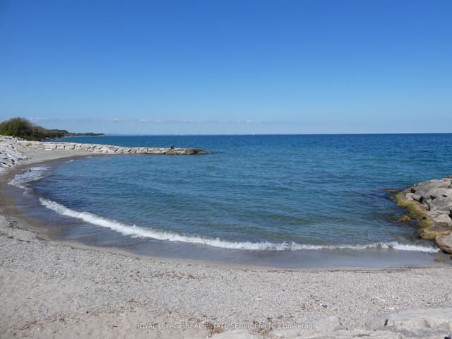 Condo Apartment at 385 WINSTON Road 1702, Grimsby, ON L3M 4E8