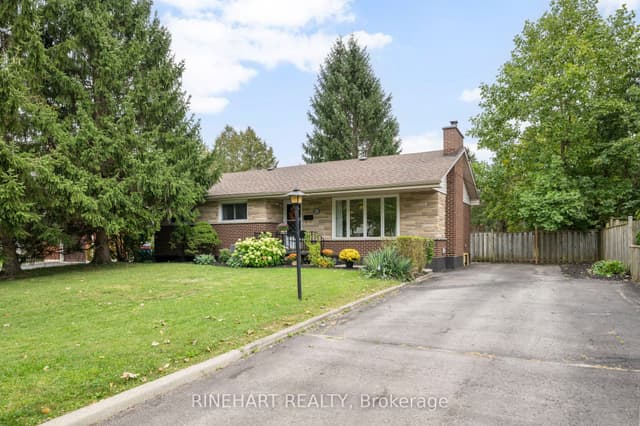 Detached at 311 Burlington Crescent, London South, ON N5Z 3G6
