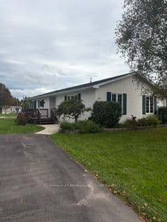 Detached at 22 Indiana Avenue E, Wasaga Beach, ON L9Z 3A8